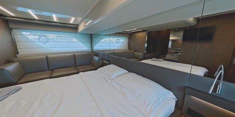 2017 FERRETTI YACHTS 550 